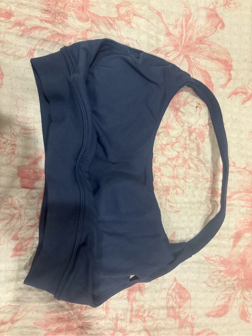 *SET* - Sports Bra and Leggings - Picture 3 of 5
